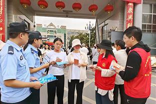 罗马诺：多队关注前曼联中场安赫尔-戈麦斯，球员目前效力里尔